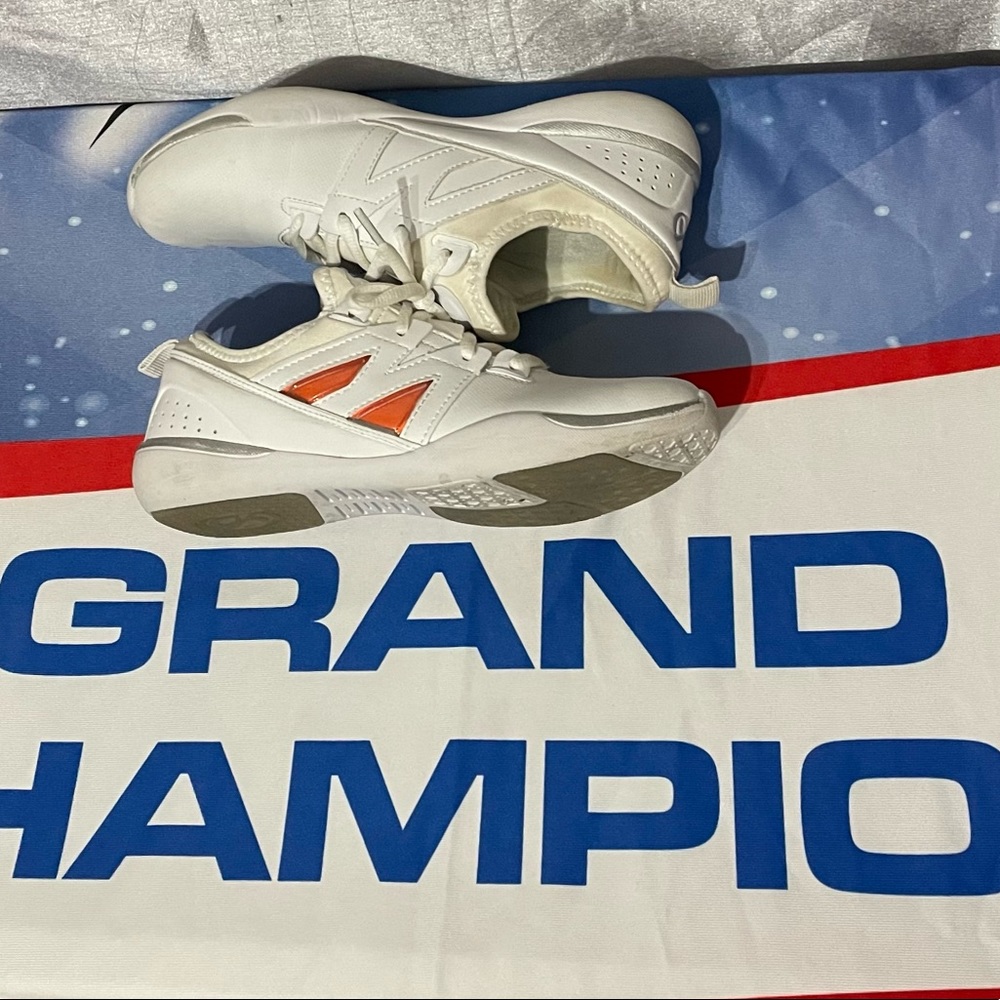 GK ACCENT CHEER SHOE